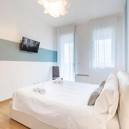 4 Star Family & Friends - Self Check-in * Bolonia