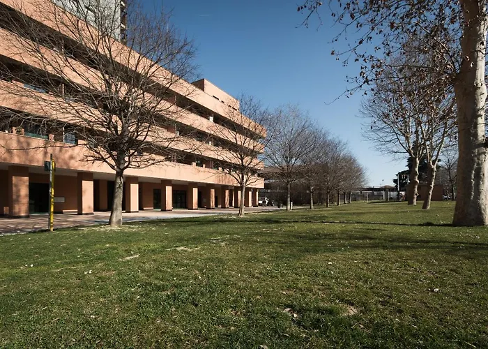 4 Star Family & Friends - Self Check-in * Bologne