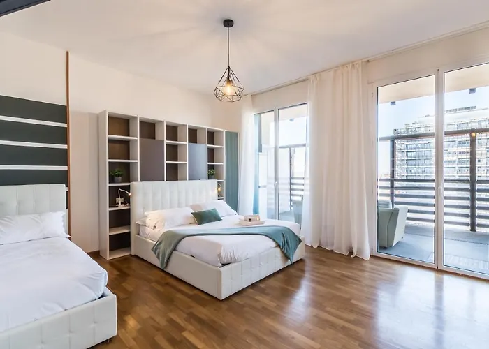 4 Star Family & Friends - Self Check-in *