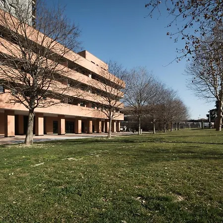 4 Star Family & Friends - Self Check-in * Bologna