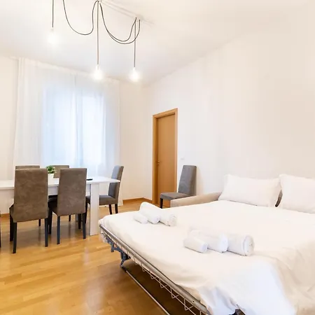 4 Star Family & Friends - Self Check-in Apartment Bologna
