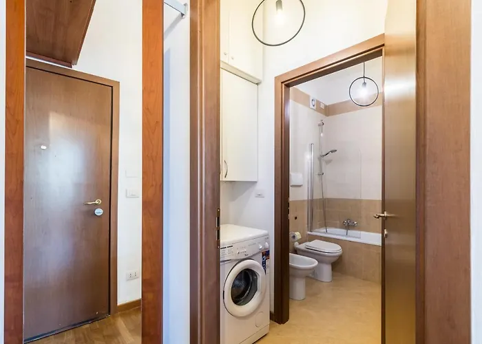 4 Star Family & Friends - Self Check-in Bolonia