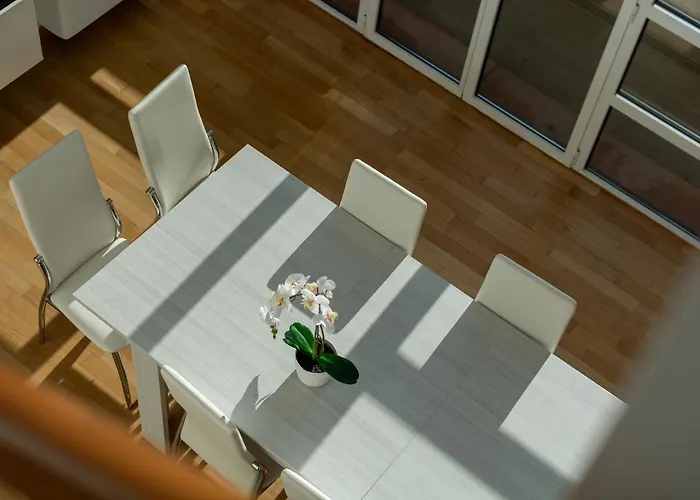 4 Star Family & Friends - Self Check-in بولونيا