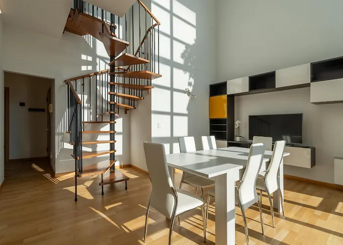 4 Star Family & Friends - Self Check-in * Bolonia