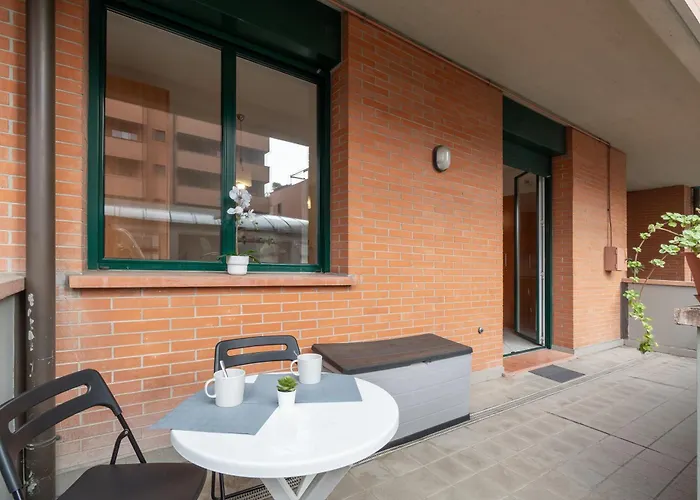 4 Star Family & Friends - Self Check-in Bolonia