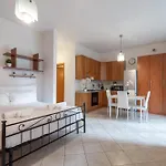 4 Star Family & Friends - Self Check-in Apartment