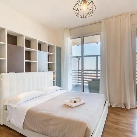 4 Star Family & Friends - Self Check-in *