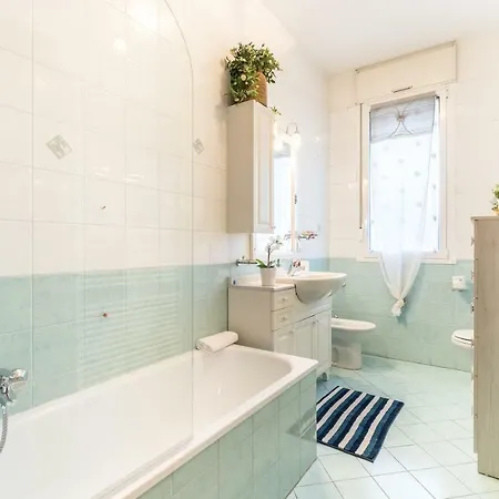 4 Star Family & Friends - Self Check-in * Bologna